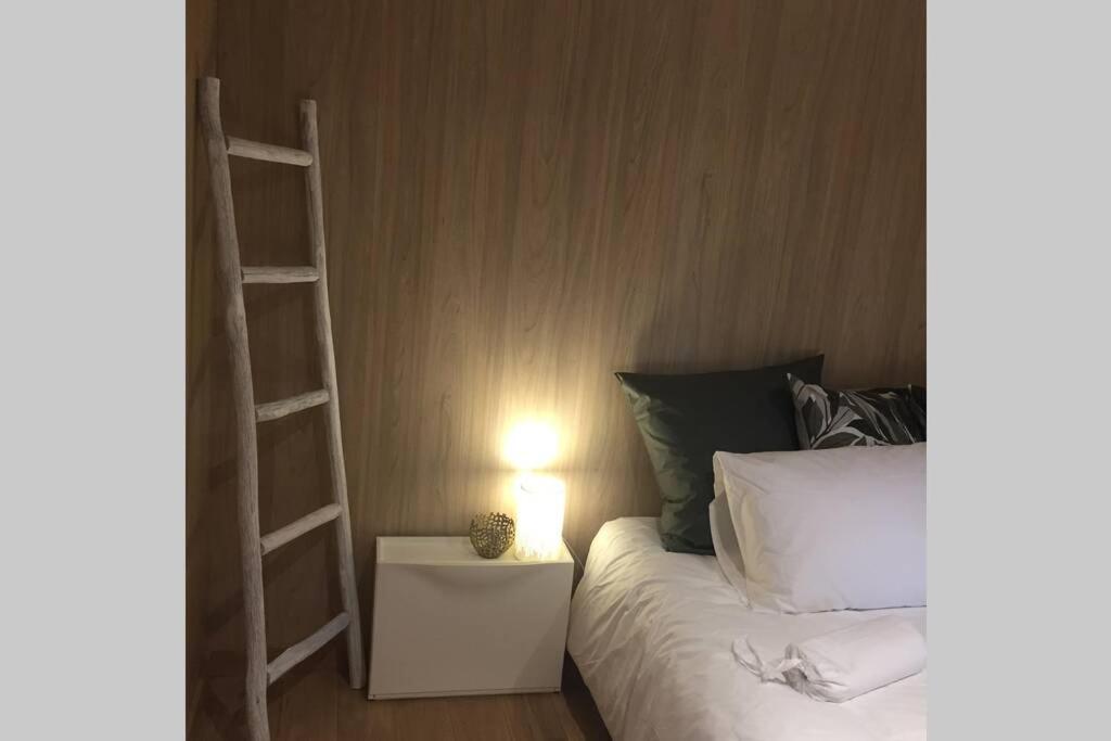 Adorable Cabane Dans Un Espace Boise Saint-Junien Ngoại thất bức ảnh